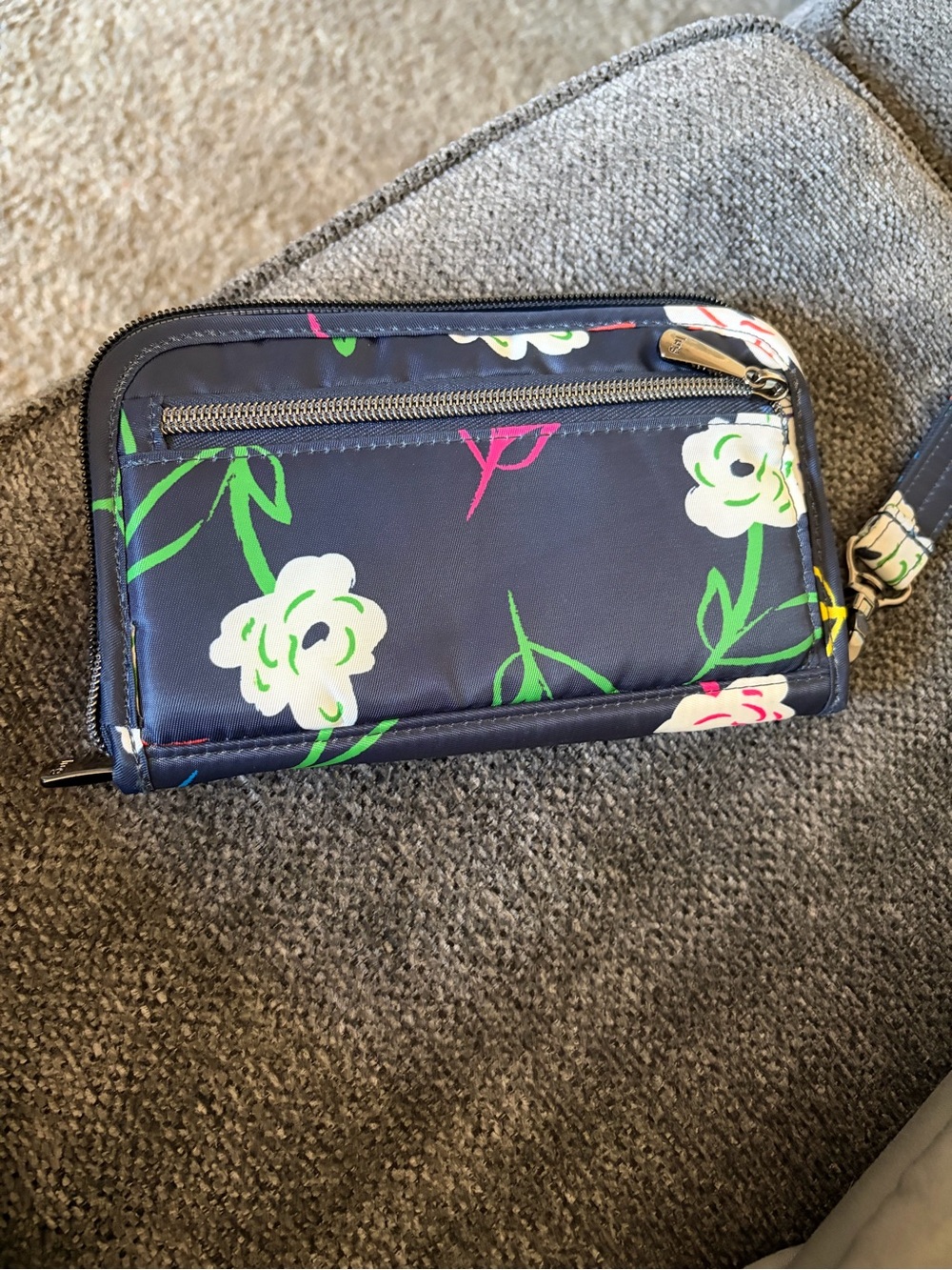 LUG Quilted Floral Wristlet Organizer with Gold Accent - Picture 3 of 5